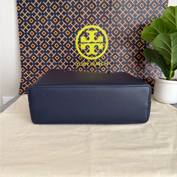 NWT ,Tory Burch Blake center zip Navy Blue with gold hardware Tote Bag - Picture 12 of 16